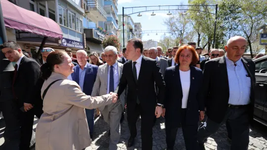 Silivri Yeni Döneme Atatürk Anıtı'nda Saygıyla Başladı