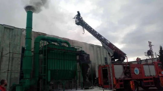 Fabrikada yangın sonrası patlama: 2 yaralı