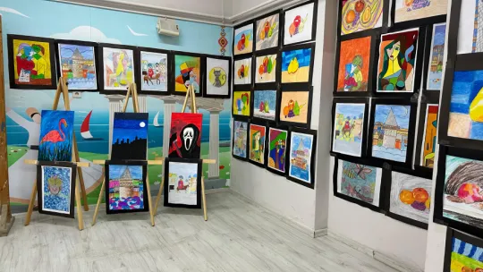 Silivri Mimar Sinan Ortaokulu'nda Görsel Sanatlar Sergisi Açılışı