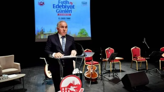 Fatih'te 'Fatih Edebiyat Günleri' 'İmzalı Kitapların Peşinde' sergisiyle başladı