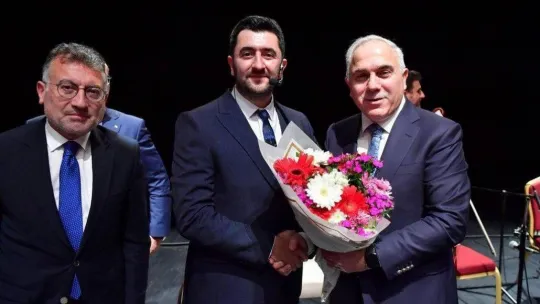 Fatih'te 'Fatih Edebiyat Günleri' 'İmzalı Kitapların Peşinde' sergisiyle başladı