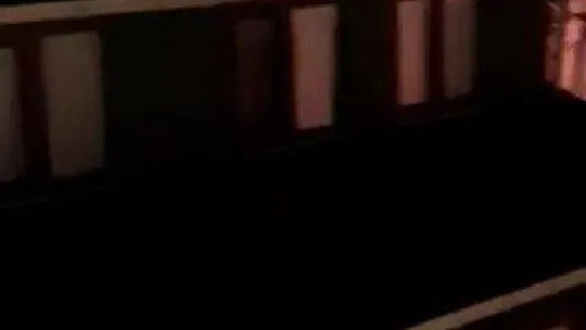 Fatih'te 4 katlı metruk bina alev alev yandı