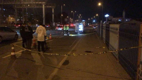 Fatih'te görev yerine giden polise 3 kişi saldırdı: 1 ölü