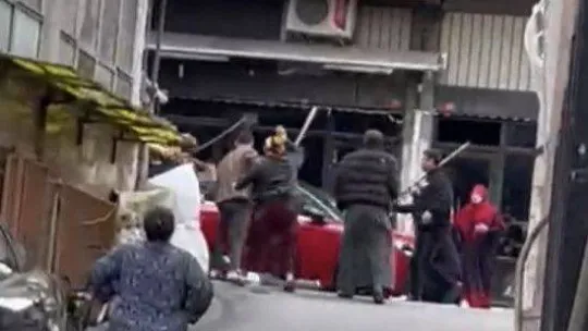 Fatih'te ortalık savaş alanına döndü : 4 yaralı