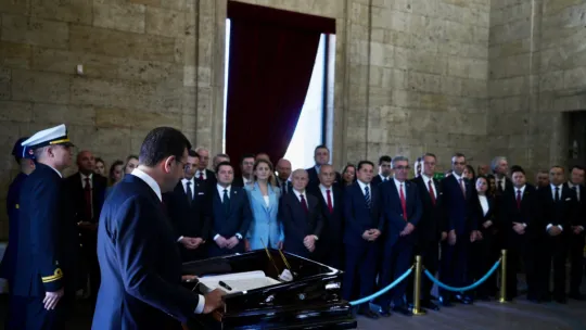 Başkan Balcıoğlu, İbb Başkanı İmamoğlu İle Ata'nın Huzuruna Çıktı