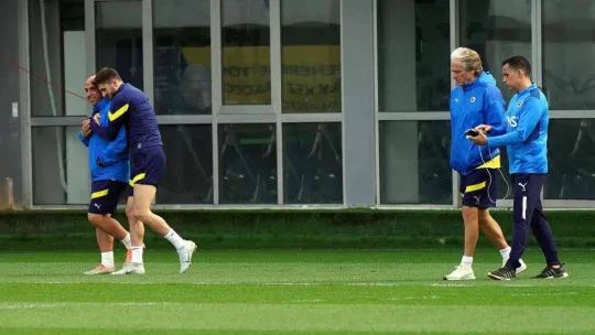 Fenerbahçe, AEK Larnaca maçına hazır