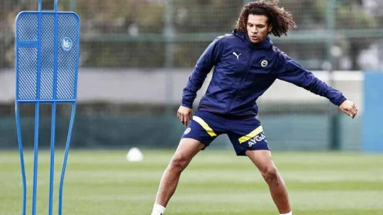 Fenerbahçe çalışmalarına devam ediyor