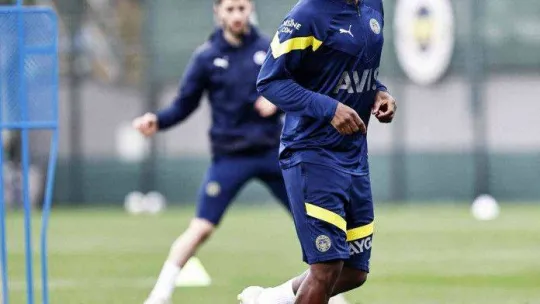 Fenerbahçe çalışmalarına devam ediyor