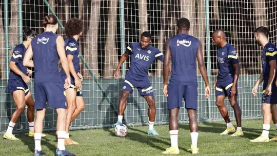 Fenerbahçe, Corendon Alanyaspor maçı hazırlıklarını tamamladı