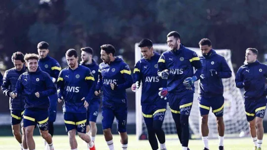 Fenerbahçe'de Altay ve Szalai takıma katıldı
