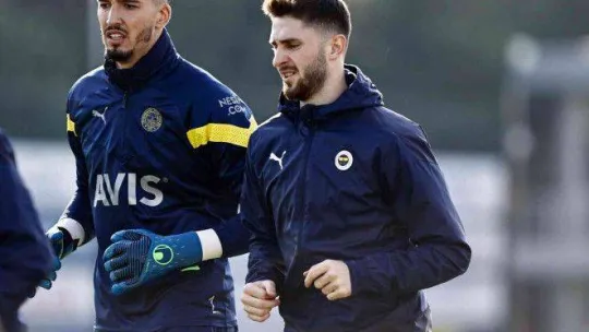 Fenerbahçe'de Altay ve Szalai takıma katıldı
