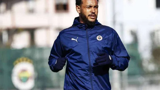 Fenerbahçe'de Altay ve Szalai takıma katıldı