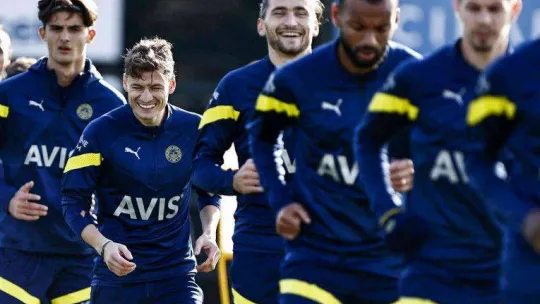 Fenerbahçe'de Altay ve Szalai takıma katıldı