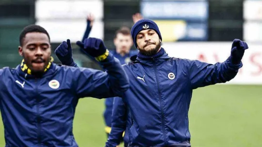 Fenerbahçe'de Oosterwolde takımla ilk antrenmanına çıktı