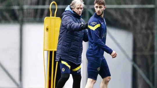 Fenerbahçe'de Oosterwolde takımla ilk antrenmanına çıktı