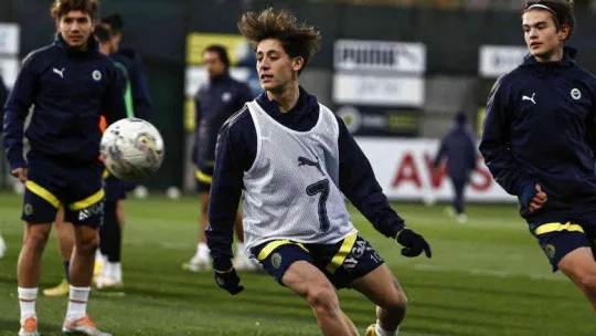 Fenerbahçe'de Peres ve Henrique sevinci