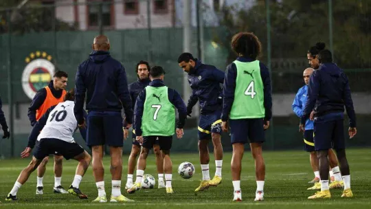 Fenerbahçe'de Peres ve Henrique sevinci