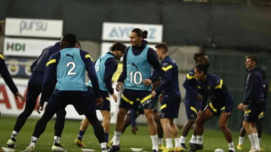 Fenerbahçe, İstanbulspor maçı için kampa girdi