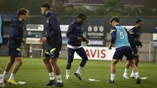 Fenerbahçe, İstanbulspor maçı için kampa girdi