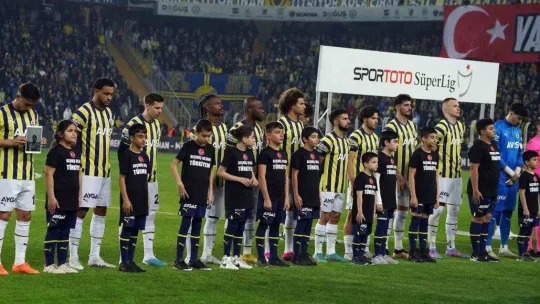 Fenerbahçe - Konyaspor maçına depremzede çocuklar misafir oldu