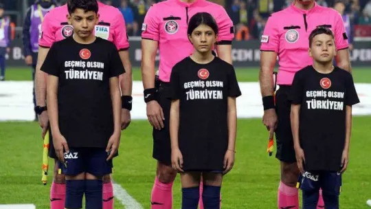 Fenerbahçe - Konyaspor maçına depremzede çocuklar misafir oldu