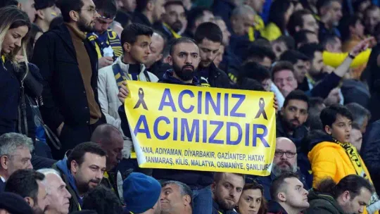 Fenerbahçe - Konyaspor maçına depremzede çocuklar misafir oldu
