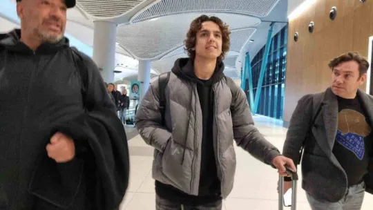 Fenerbahçe'nin yeni transferi Emre Demir İstanbul'a geldi