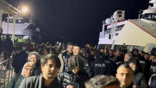 Feribotu kaçırdığı için bomba ihbarı yapan bir kişi adliyeye sevk edildi