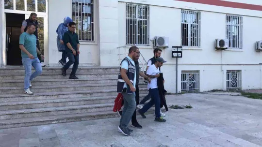 FETÖ bağlantılı 5 kişi Yunanistan'a kaçamadan yakalandı