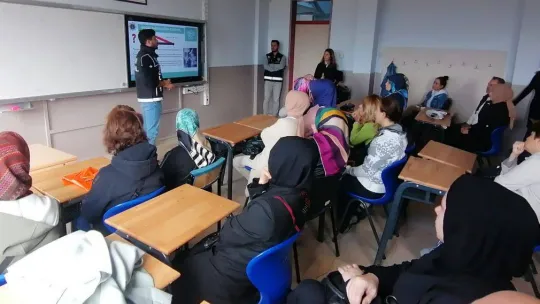 Silivri'de En İyi Narkotik Polisi Anne Projesi Semineri yapıldı