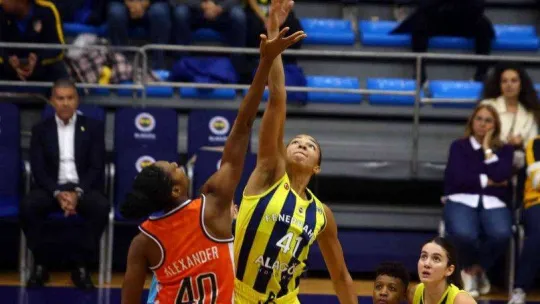 FIBA Avrupa Ligi: Fenerbahçe Alagöz Holding: 83 - Tango Bourges Basket: 64