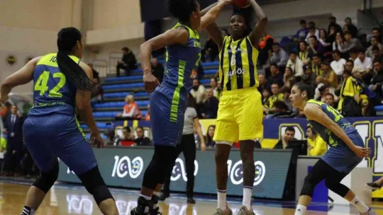 FIBA Kadınlar Avrupa Ligi: Fenerbahçe Alagöz Holding: 82 - ZVVZ USK Prag: 72