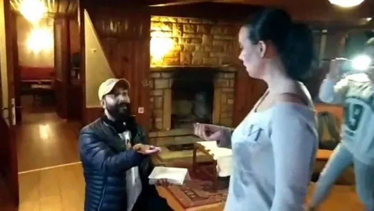Film setinde evlilik teklifi