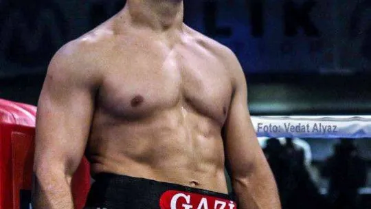 Fırat Arslan, eski Güney Amerika şampiyonuna karşı