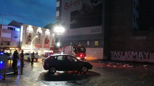 Fırtına vurdu, facianın eşiğinden dönüldü