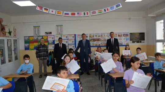 Silivri'de öğrencilerin karne sevinci