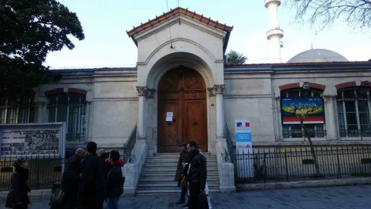 Fransa, İstanbul'daki konsolosluğunu kapattı