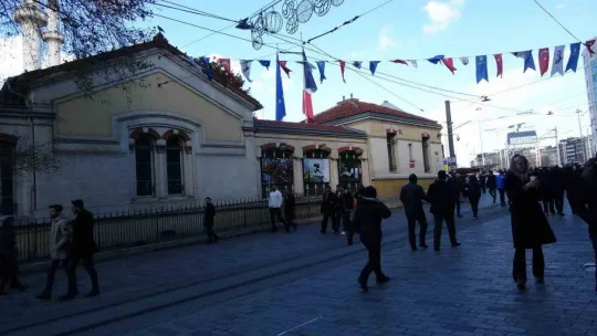 Fransa, İstanbul'daki konsolosluğunu kapattı