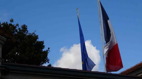 Fransa, İstanbul'daki konsolosluğunu kapattı