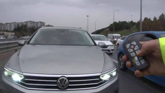 FSM Köprüsü girişinde çakar denetimi: Kurallara uymayan sürücülere cezai işlem uygulandı