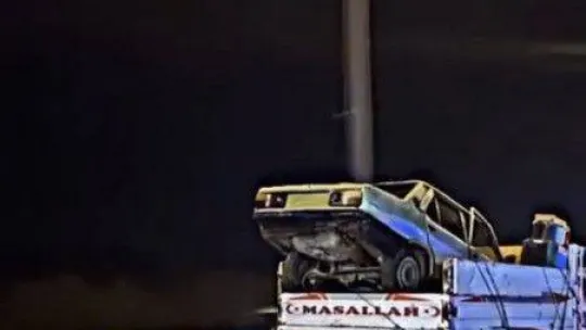 FSM Köprüsü'nde ilginç anlar: Kamyonetin kasasında araba taşıdılar