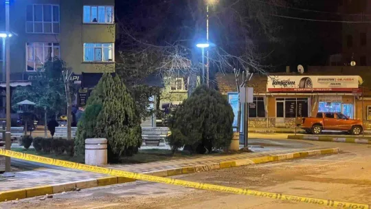 Fünye ile imha edilen çantadan turşu bidonu çıktı