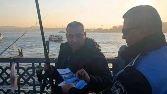 Galata Köprüsü ve Atatürk Köprüsü'nde amatör balıkçılar denetlendi