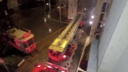 Galata Kulesi'nin korkulukları şiddetli rüzgar nedeniyle koptu