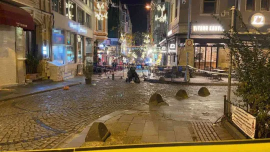 Galata Kulesi önünde şüpheli paket paniğe neden oldu, kafeler boşaltıldı