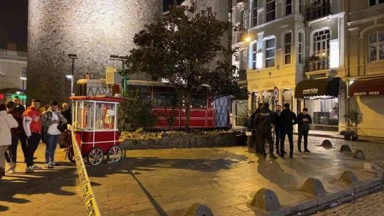 Galata Kulesi önünde şüpheli paket paniğe neden oldu, kafeler boşaltıldı