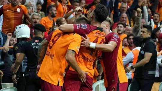 Galatasaray'da derbide hedef 3 puan