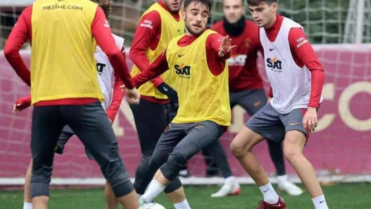 Galatasaray'da Icardi antrenmanı yarıda bıraktı