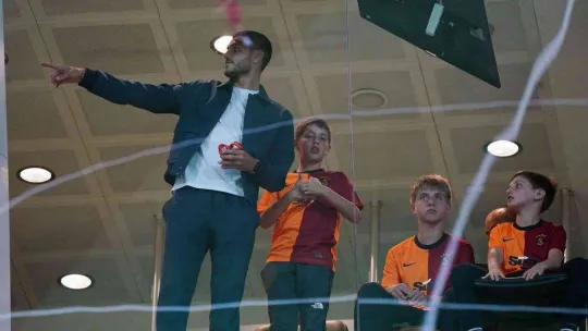 Galatasaray'da yıldızlar tribünde