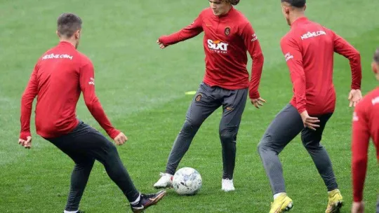 Galatasaray hazırlıklarını sürdürdü